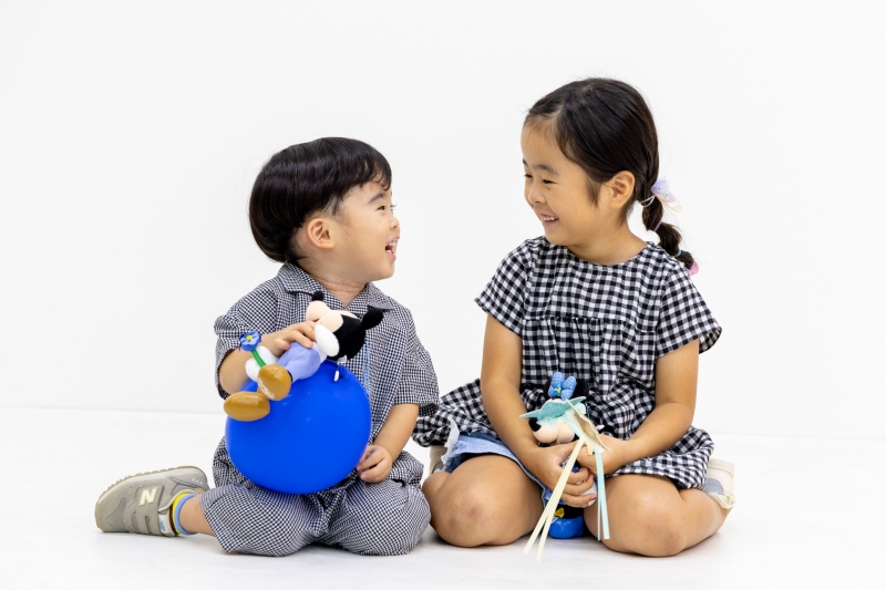 二人で仲良く何を話しているんだろう